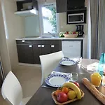 Camping 4 étoiles - Piscine - Ccaaeah